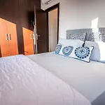 Magical Seaside Town Boutique Apts 2 شقة *