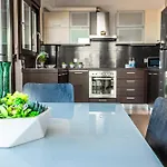 Magical Seaside Town Boutique Apts 2 Apartament